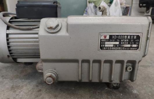 真空泵.jpg 真空泵.jpg